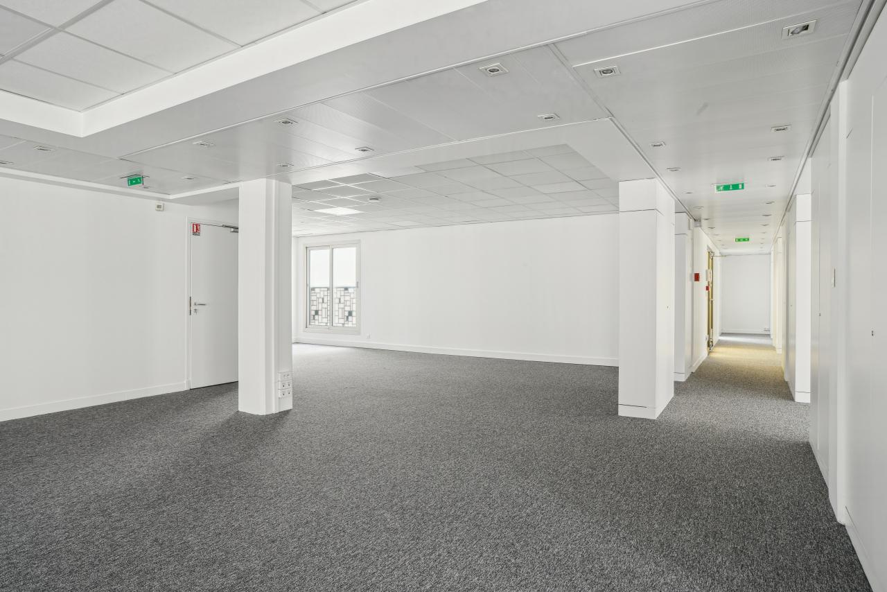 Bureau Paris 305m² Location bureau Paris OLBUR2206061 1